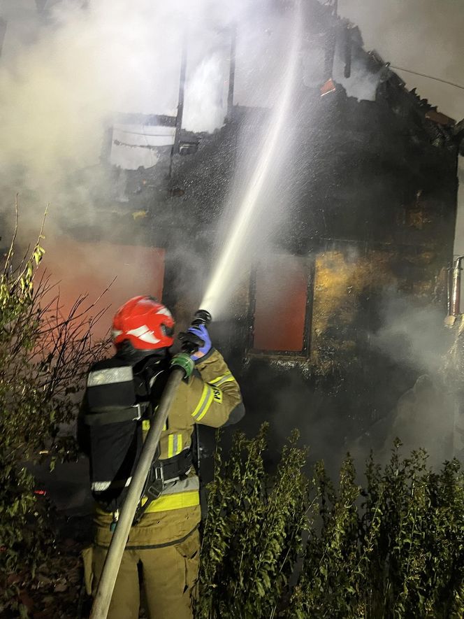 Tragiczny pożar w Mirczu. W zgliszczach domu znaleziono ciało kobiety