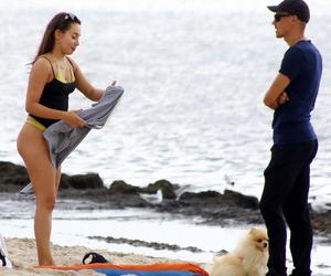 Piotr Żyła i Marcelina Ziętek na plaży