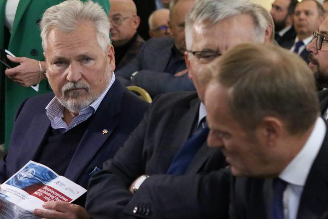  Kwaśniewski i Komorowski zwołali konferencję z liderami opozycji 