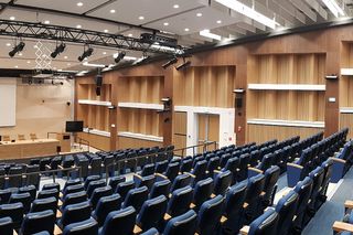 Życie w Architekturze 2025. Projekt remontu Auli Magna zlokalizowanej w segmentach E i F zespołu budynków Centrum Medycznego Kształcenia Podyplomowego przy ul. Marymonckiej 99/103 w Warszawie. Jakub Sałasiński