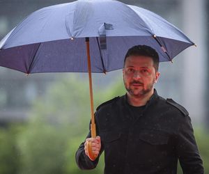 Tak Zełenski prezentuje się na salonach. Wszystkie stroje prezydenta Ukrainy