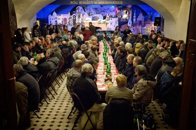 Prezent dla ubogiego: Jak dołączyć do świątecznej akcji Fundacji Kapucyńskiej?
