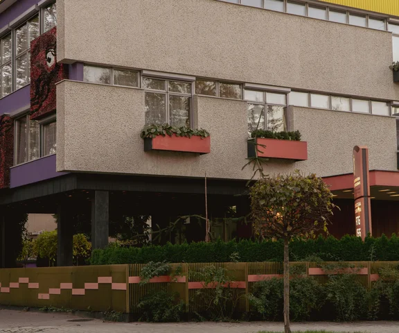Dom Książków wciąż na sprzedaż. Jak wygląda w środku?