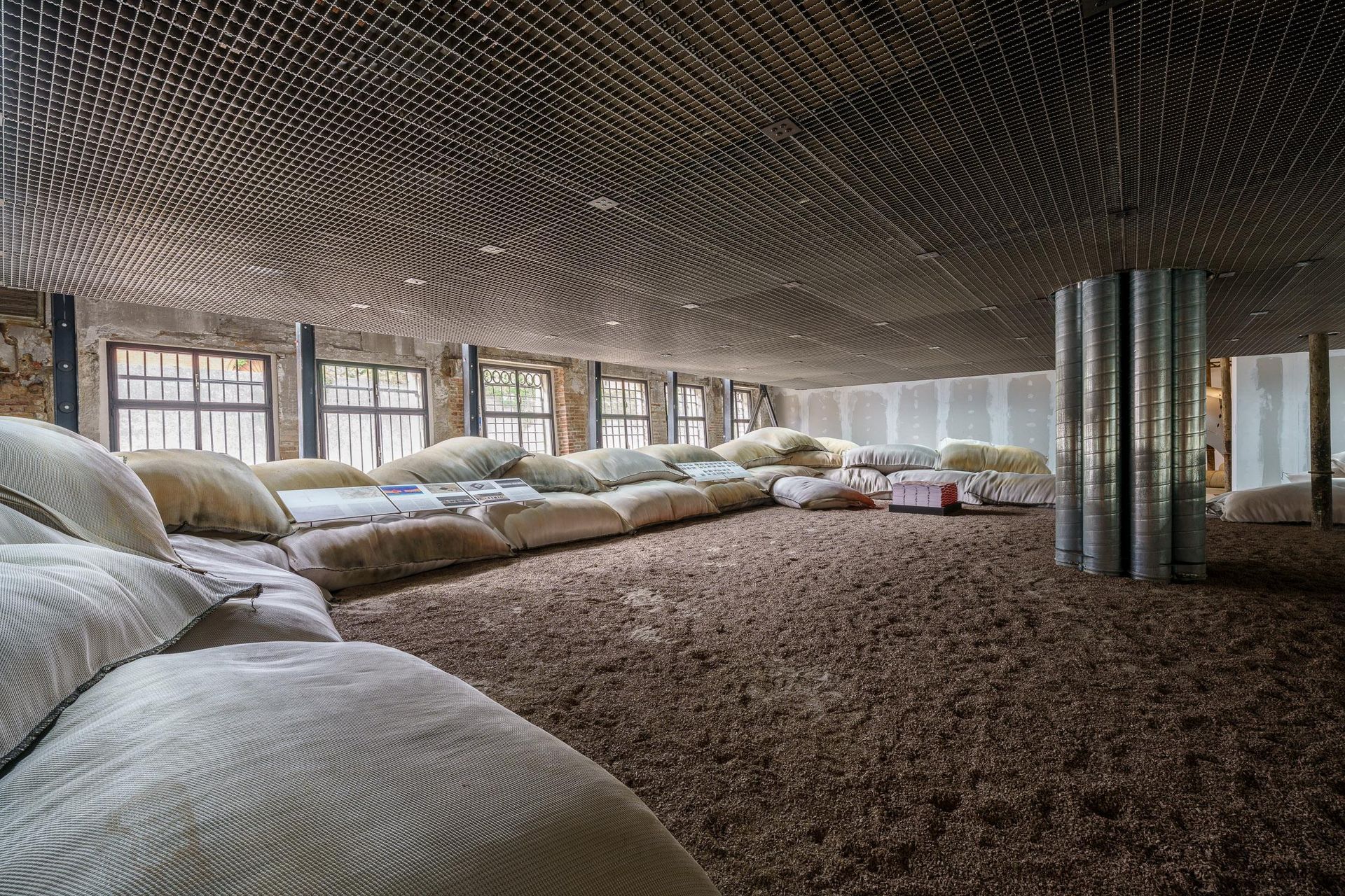 Pawilon Bahrain ze Złotym Lwem - Biennale Wenecja 2025