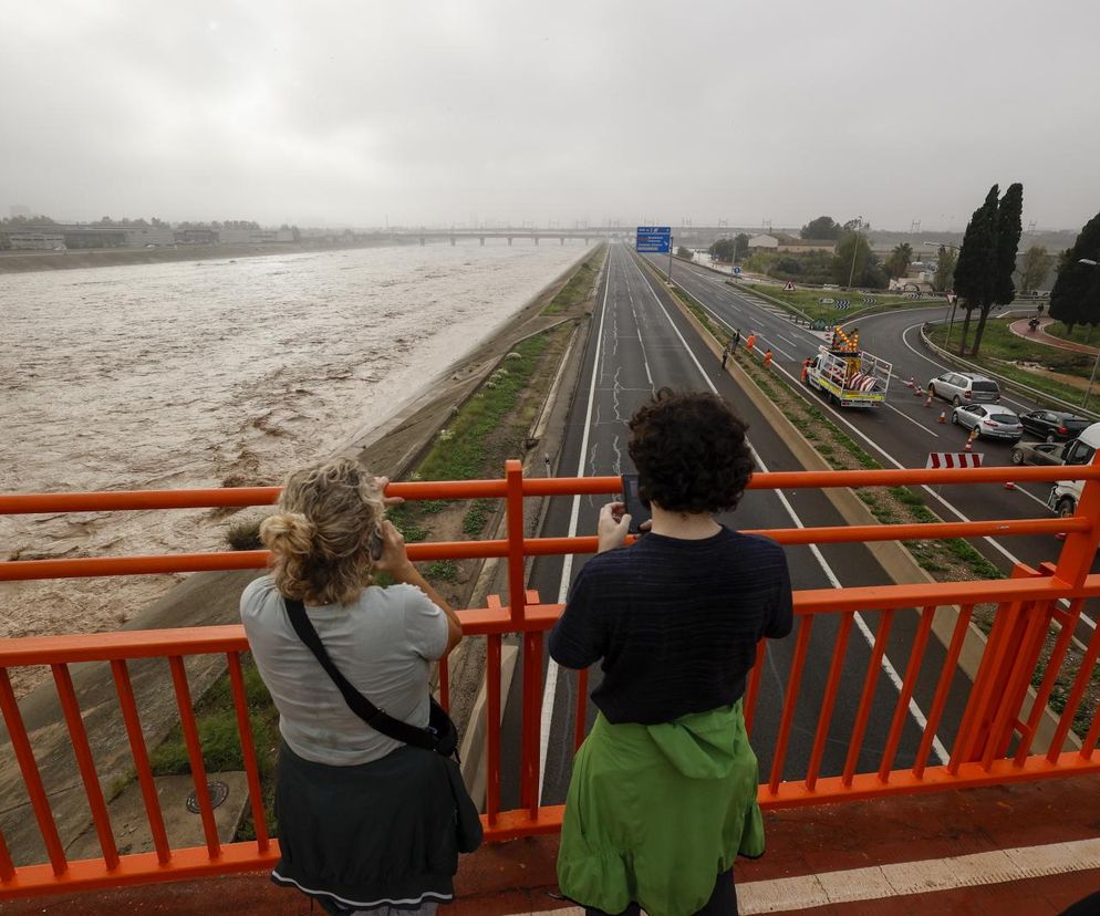 Kraj praktycznie znalazł się pod wodą. Wszystko jest zalane