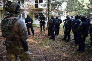 Jak z rąk terrorystów odbić głowę państwa? Ćwiczenia kontrterrorystów z Rzeszowa