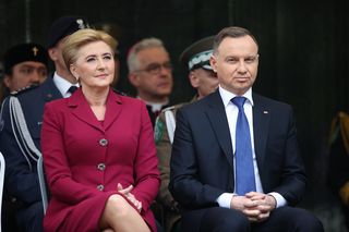 Dudowie nie chcą dziadować po prezydenturze. Ale czy właśnie tak powinni zarabiać?