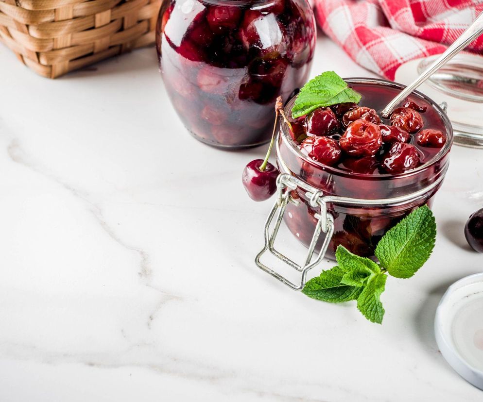 Domowy dżem wiśniowy jak za dawnych lat – bez żelfixu, za to pełen smaku