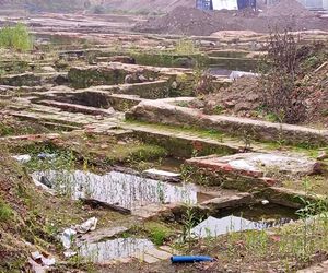 Fundamenty dawnych kamienic przy ul. Św. Floriana