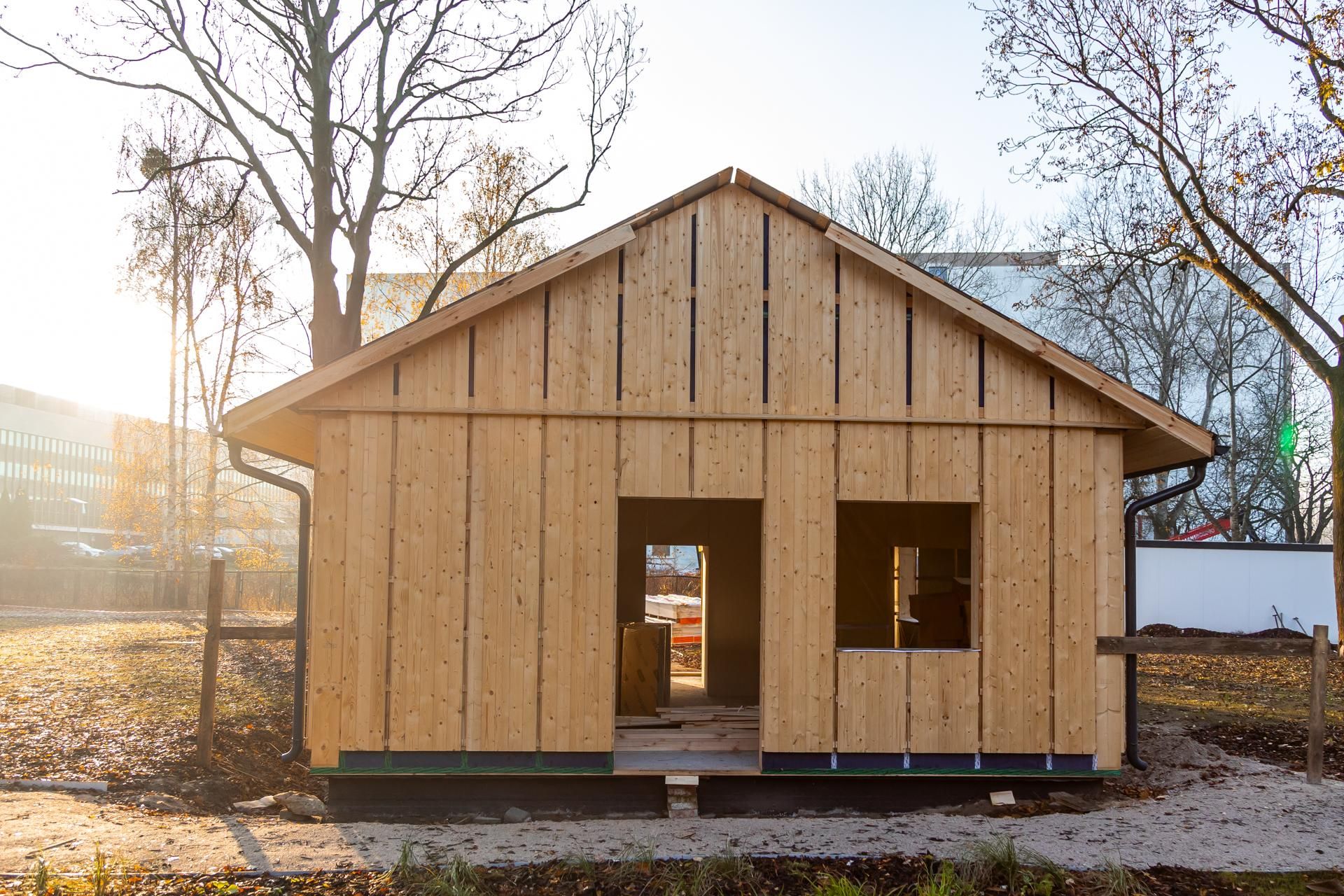 Odbudowa domków fińskich na Polu Mokotowskim