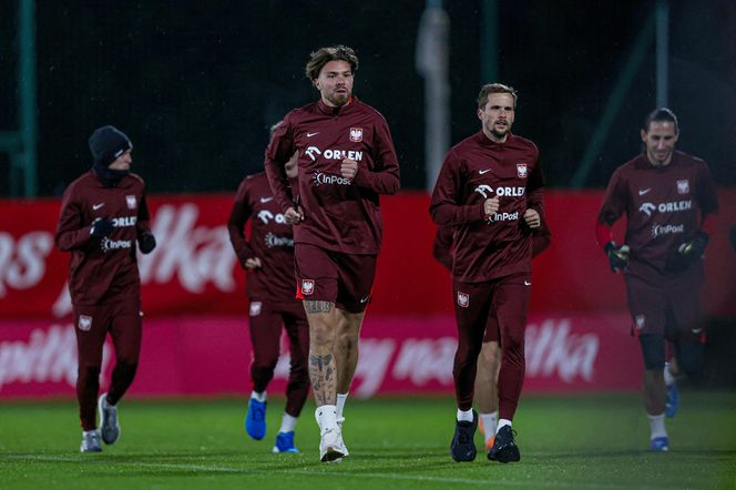 Robert Lewandowski i inni kadrowicze na treningu reprezentacji Polski