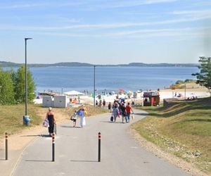 Leży dwie godziny od Wrocławia, wygląda jak morze. Turyści z Polski nie doceniają tego jeziora 