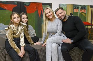 Eliza i Trybson z córkami: Victorią i Kornelią