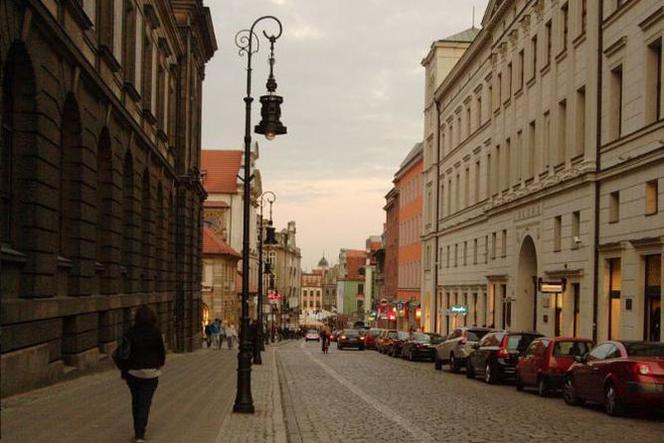 Ul. Paderewskiego jednak nie będzie deptakiem.