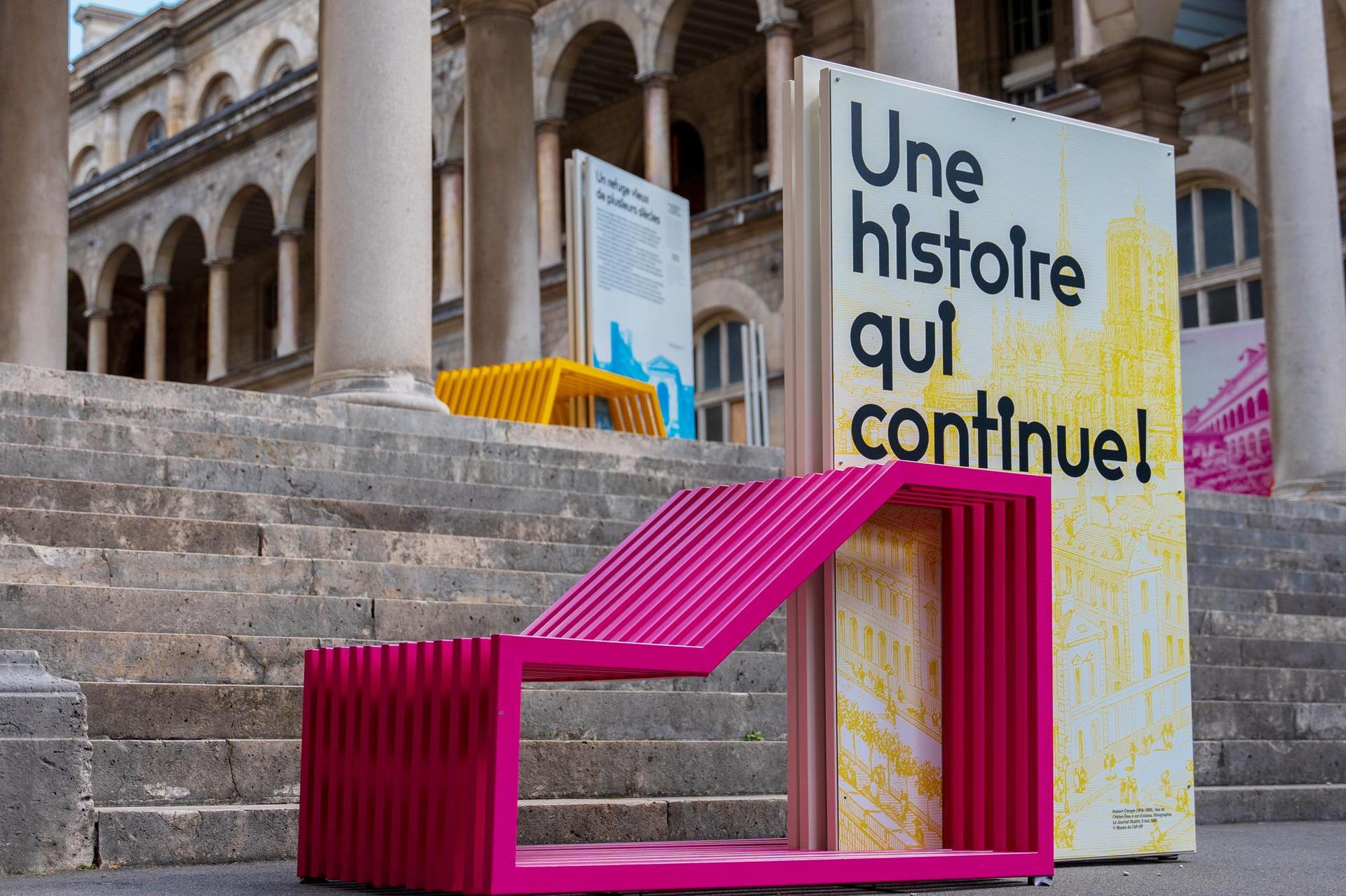 Instalacja Izabeli Bołoz na dziedzińcu paryskiego Hôtel-Dieu