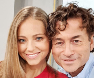 Jak mieszka Piotr Rubik? Muzyk z rodziną urządził się w luksusowej willi z basenem