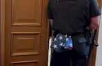 Policja w biurze Kubickiej! Jest pani aresztowana o przyjmowanie gotówki Sama to zafundowała. 