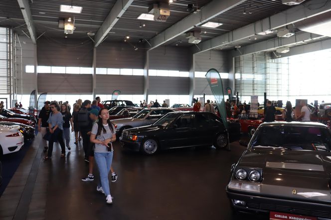 Retro Motor Show rozpoczęte! Wyjątkowe samochody na MTP!