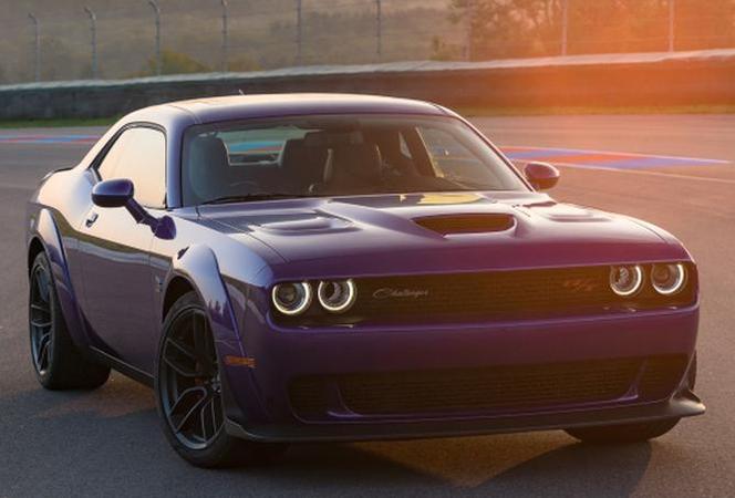 Dodge Challenger R/T Scat Pack Widebody