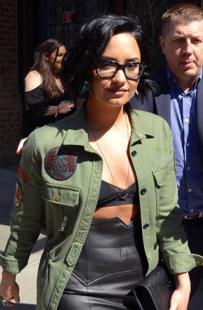 Demi Lovato w staniku