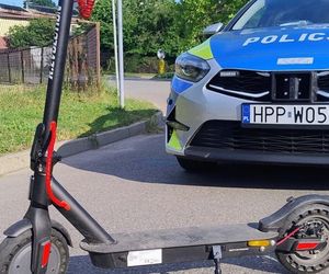 Groźny wypadek w Bluszczowie w pow. wodzisławskim. 10-latek na hulajnodze stracił panowanie i wbił się w płot