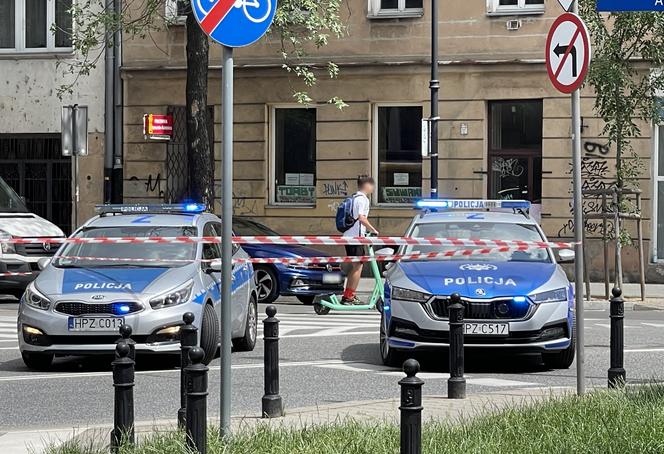 Bomba na Koszykowej! Odnaleziono kilka pocisków artyleryjnych i przeciwpancernych z czasów wojny