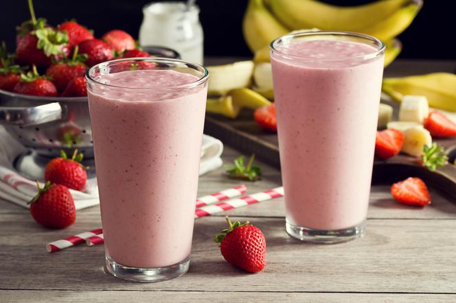 Koktajl truskawkowo-bananowy: najlepszy przepis na pyszne smoothie