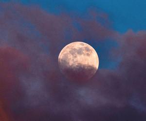 Pełnia Księżyca w czerwcu 2024 będzie wyjątkowa. Na niebie pojawi się Truskawkowy Księżyc