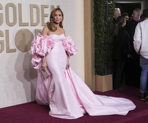 Jennifer Lopez wije się prawie naga! 55-latka coraz gorętsza