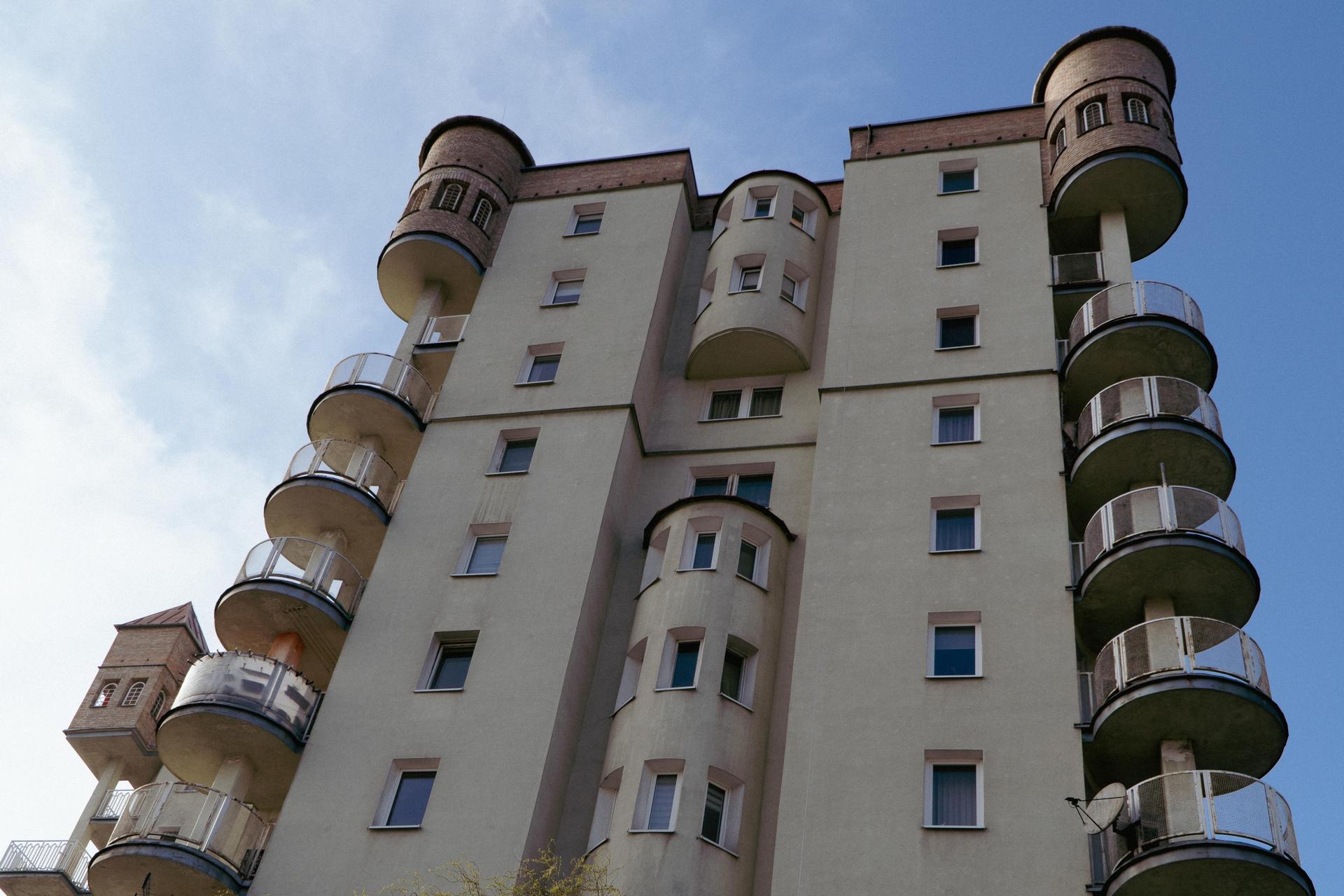 Blok-zamek w Krakowie - zdjęcia. Zobacz Wawel z wielkiej płyty