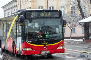 Pasażerowie wściekli na kierowcę autobusu! Chodzi o to zdjęcie. MUK Zgierz czeka... na oficjalną skargę