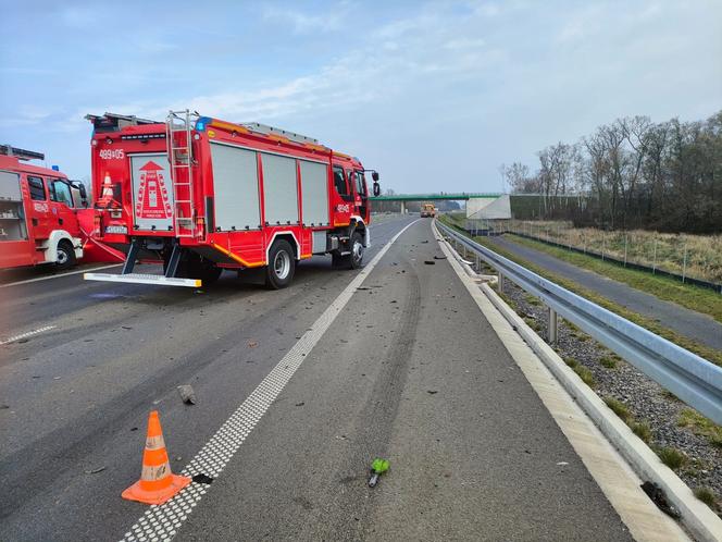 Jedna osoba nie żyje po wypadku na S5 między Kościanem a Czempiniem