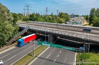 S86 znów będzie w gigantycznym korku. Budują kładkę