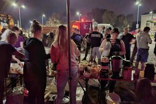 Powódź w Polsce 2024. Mieszkańcy Brzegu sami zabezpieczają miasto przed wodą [ZDJĘCIA]. 