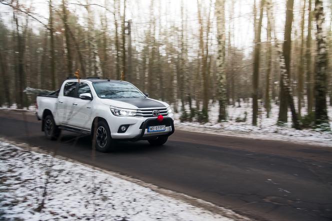 Toyota Hilux Selection 2.4 D-4D 4x4 - pomocnik Świętego Mikołaja