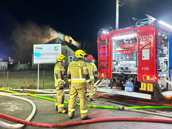 Tragiczny pożar budynku wielorodzinnego. Nie żyje jedna osoba, dwie są poparzone