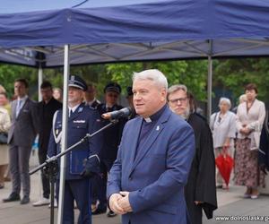 Dolnośląska policja przyjęła aż 37 nowych funkcjonariuszy. Zobacz zdjęcia i nagranie ze ślubowania