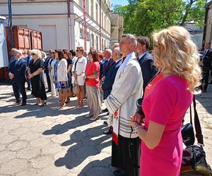 W ścianie budynku powstającego Branżowego Centrum Umiejętności w branży elektroenergetyki zamurowana została także kapsuła czasu