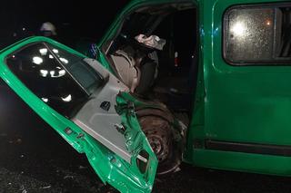 Rzezawa. Zjechała na przeciwny pas ruchu i doprowadziła do czołowego zderzenia. 39-latka nie miała prawa jazdy