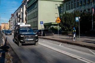 Specjalne auto skanowało reklamy w Poznaniu. Jak wyglądało?