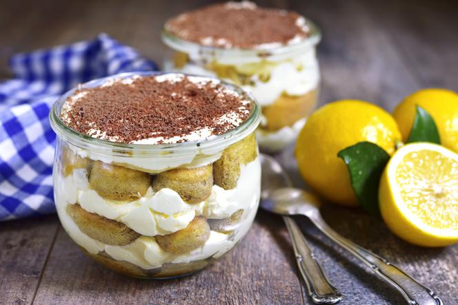 Tiramisu cytrynowe: przepis na orzeźwiającą wersję tiramisu