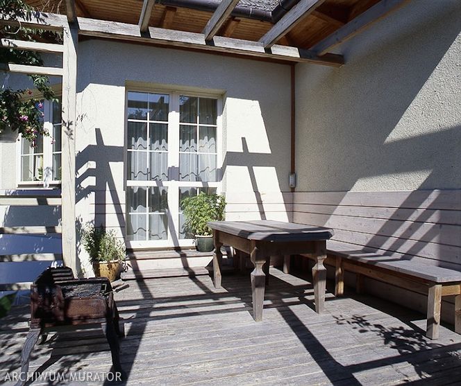 TARAS DREWNIANY. Taras z drewna rodzimego: pielęgnacja i konserwacja tarasu WIDEO