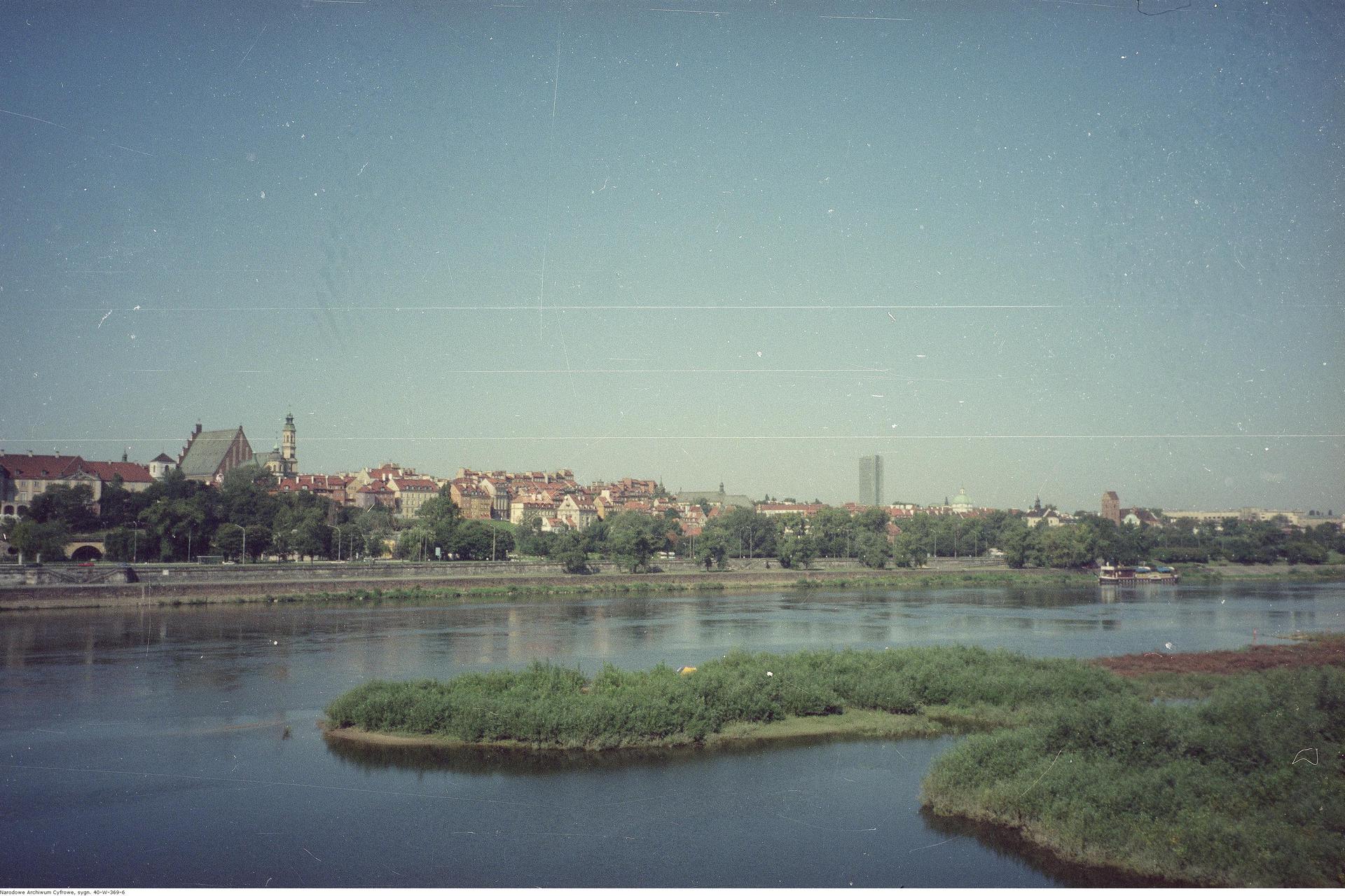 Warszawa z lat 90. Nie uwierzysz, że tak wyglądała stolica 25 lat temu	