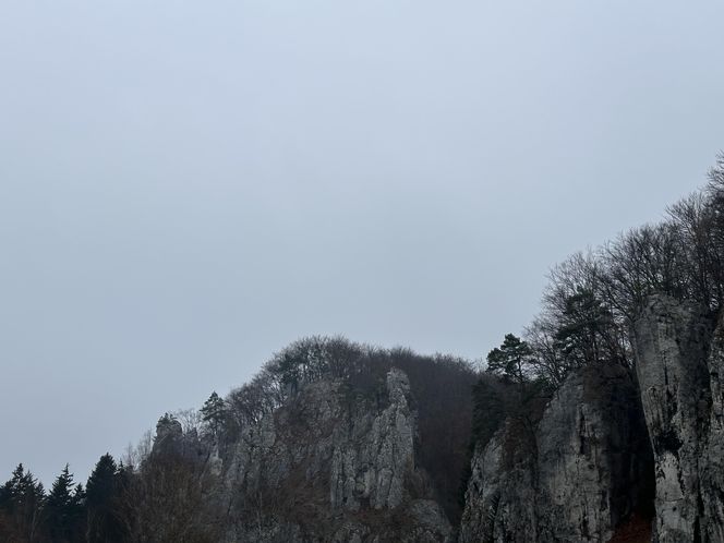 Najpiękniejsza wieś w Małopolsce zachwyca także jesienią. Leży na Szlaku Orlich Gniazd