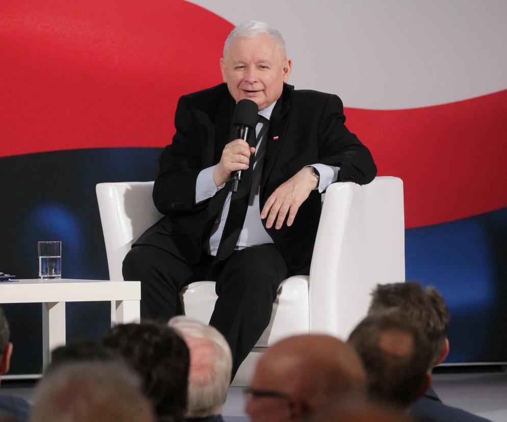 Z jakiego telefonu korzysta Jarosław Kaczyński? Aż trudno uwierzyć