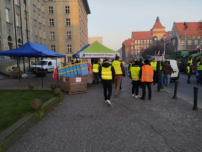 Protest rolników w Katowicach. Zablokowali centrum miasta