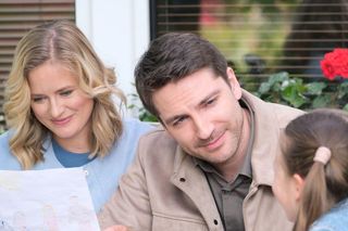 M jak miłość odc. 1881. Julia (Marta Chodorowska), Nadia (Mira Fareniuk), Dima (Michaił Pszeniczny)