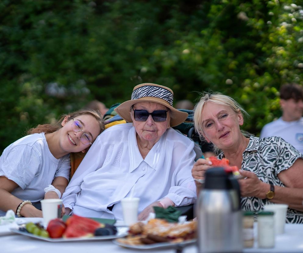 Wzruszające Spotkanie Pokoleń w DPS Promień Życia: „Dzięki nim moja mama żyje”