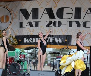 Było spotkanie z modą, muzyką i samochodami z lat 20. w Korczewie. Za nami impreza „Magia lat 20-tych” 2025