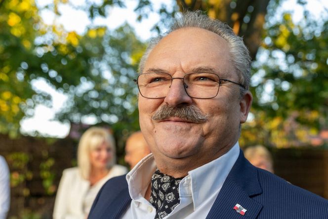 Marek Jakubiak ma liczną rodzinę. „Czwórka dzieci i dwóch zięciów”